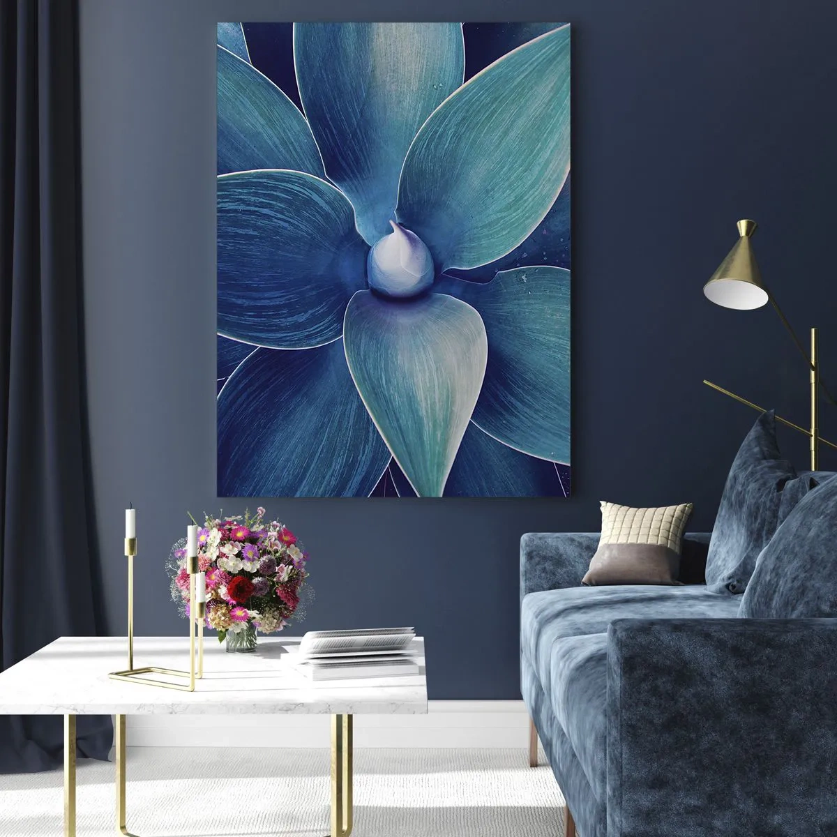 Glasbild - Bild auf glas - Makrofotografie einer Pflanze in Blautönen - 50x70cm - Bläulich vom Himmel - Moderne Wanddekoration für Wohnzimmer und Schlafzimmer ARTTOR