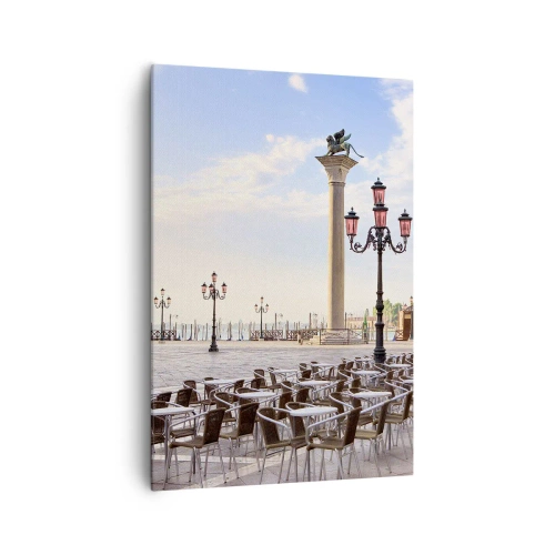 Bild auf Leinwand - Leinwandbild - Venedig, Blick auf den Platz mit Säulen und Cafétischen - 70x100cm - Wir laden Sie ein, alles ist bereit - Moderne Wanddekoration für Wohnzimmer und Schlafzimmer ARTTOR