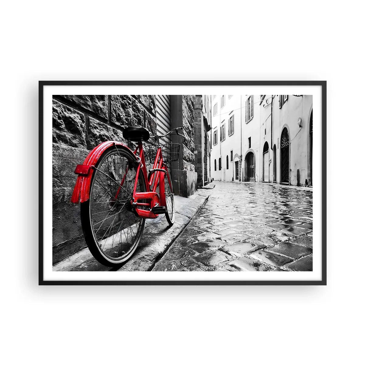 Poster in einem schwarzem Rahmen - Rotes Fahrrad in einer schwarz-weißen Straße - 100x70cm - Wahre Schönheit wird nicht alt - Moderne Wanddekoration für Wohnzimmer und Schlafzimmer ARTTOR