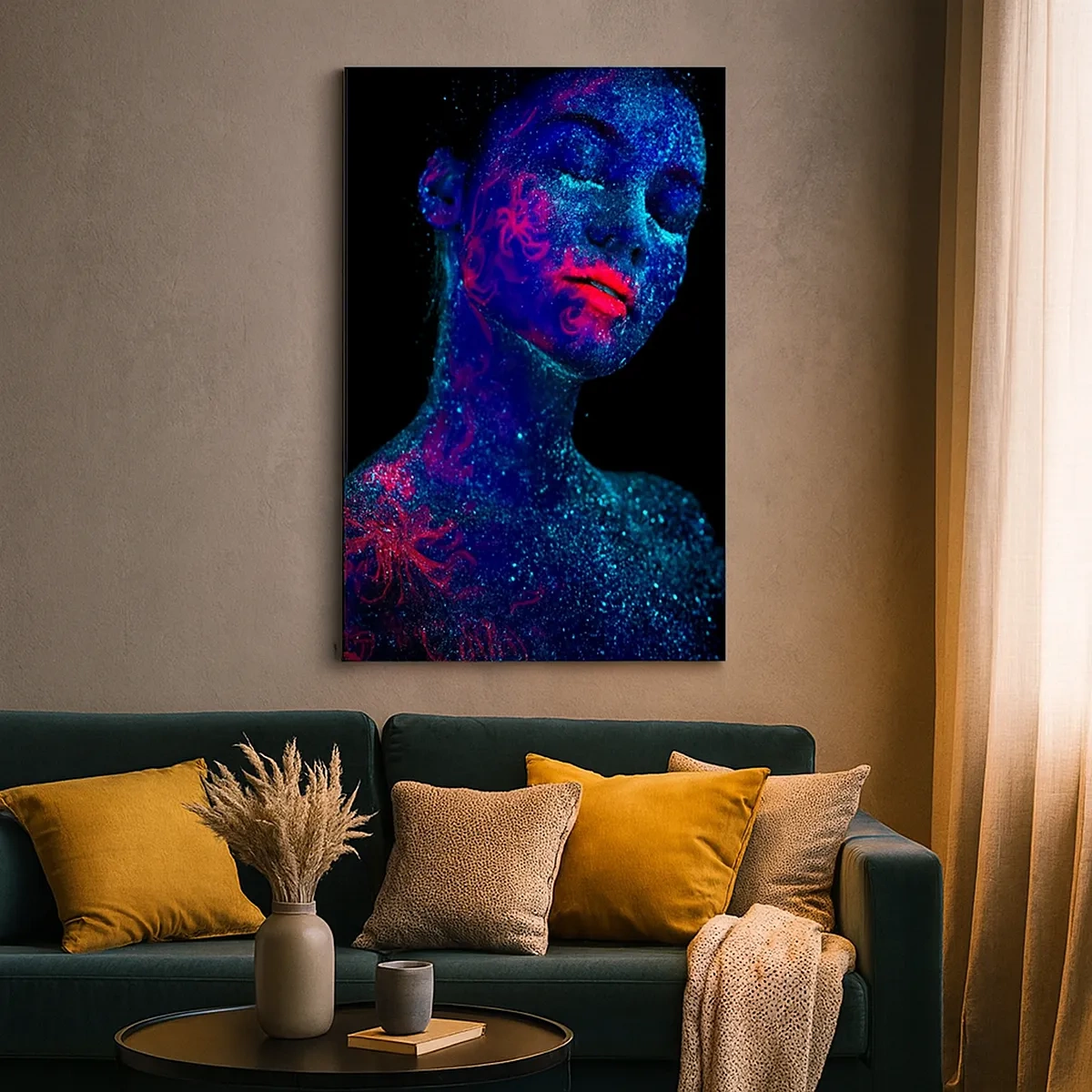 Bild auf Leinwand - Leinwandbild - Porträt einer Frau in Neonfarben auf schwarzem Hintergrund - 50x70cm - Im Sternenstaub - Moderne Wanddekoration für Wohnzimmer und Schlafzimmer ARTTOR