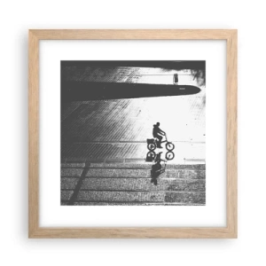 Poster in einem Rahmen aus heller Eiche - Vor sich hin durch die Stadt - 30x30 cm