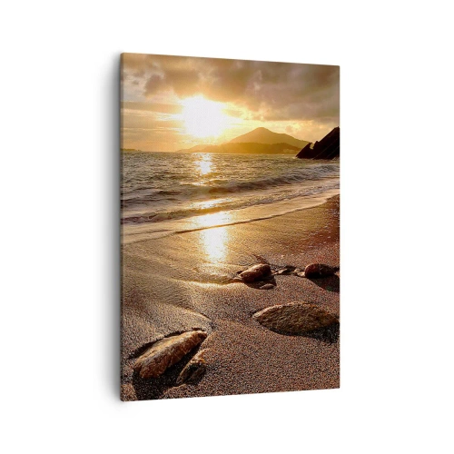 Bild auf Leinwand - Leinwandbild - Strand bei Sonnenuntergang mit Steinen am Ufer - 50x70cm - Folge der Sonne zu den Hügeln - Moderne Wanddekoration für Wohnzimmer und Schlafzimmer ARTTOR