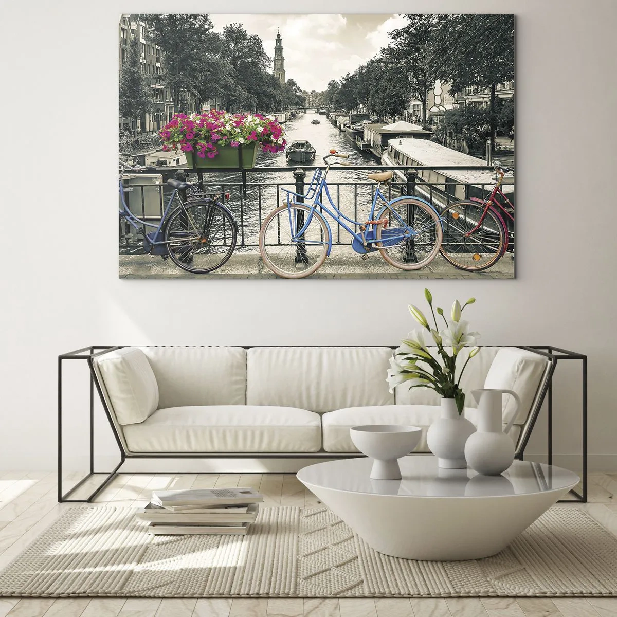 Glasbild - Bild auf glas - Bunte Fahrräder auf der Kanalbrücke - 120x80cm - Die Farben der Amsterdamer Straße - Moderne Wanddekoration für Wohnzimmer und Schlafzimmer ARTTOR