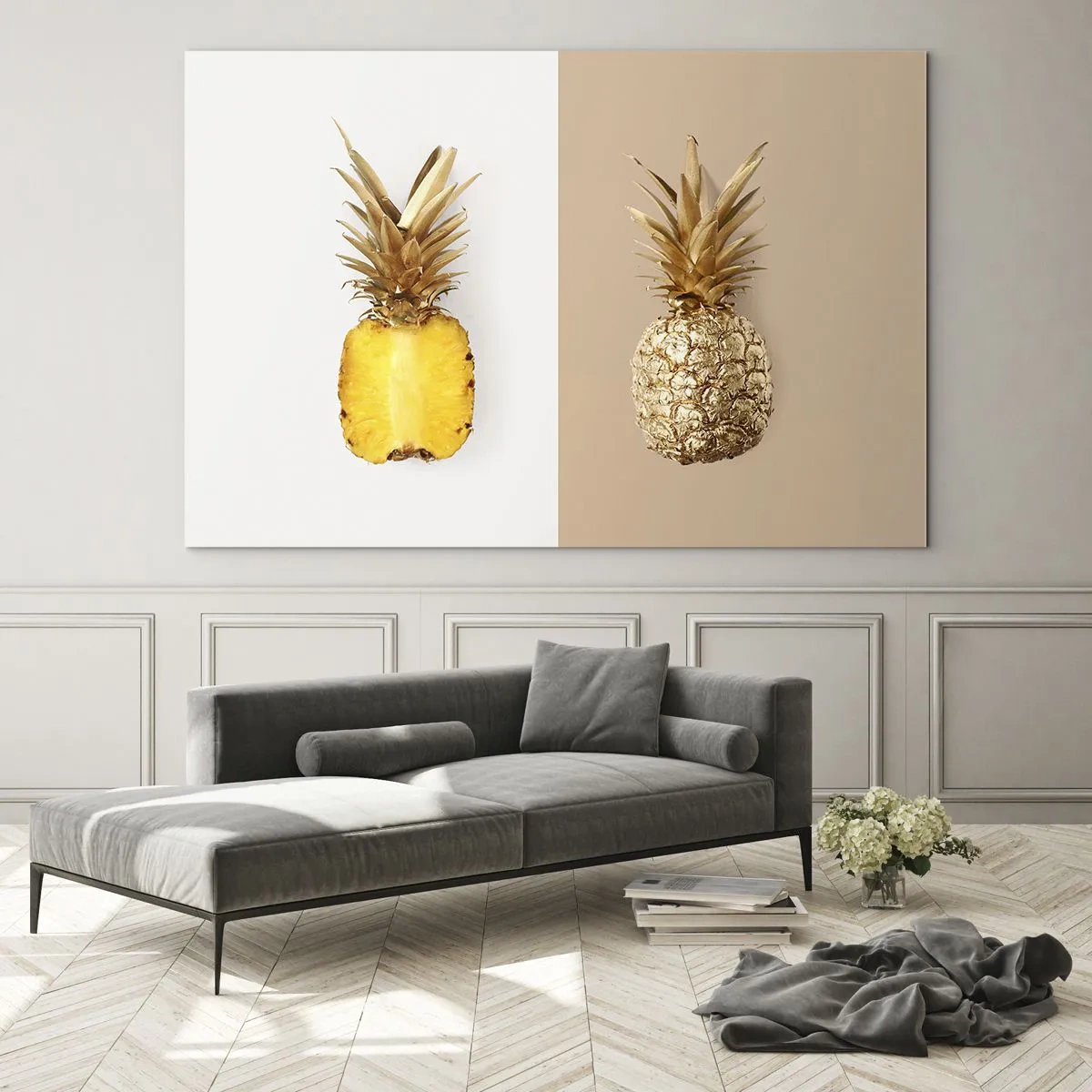Glasbild - Bild auf glas - Eine in Scheiben geschnittene und goldene Ananas auf zwei kontrastierenden Hintergründen - 100x70cm - Ananas für uns - Moderne Wanddekoration für Wohnzimmer und Schlafzimmer ARTTOR