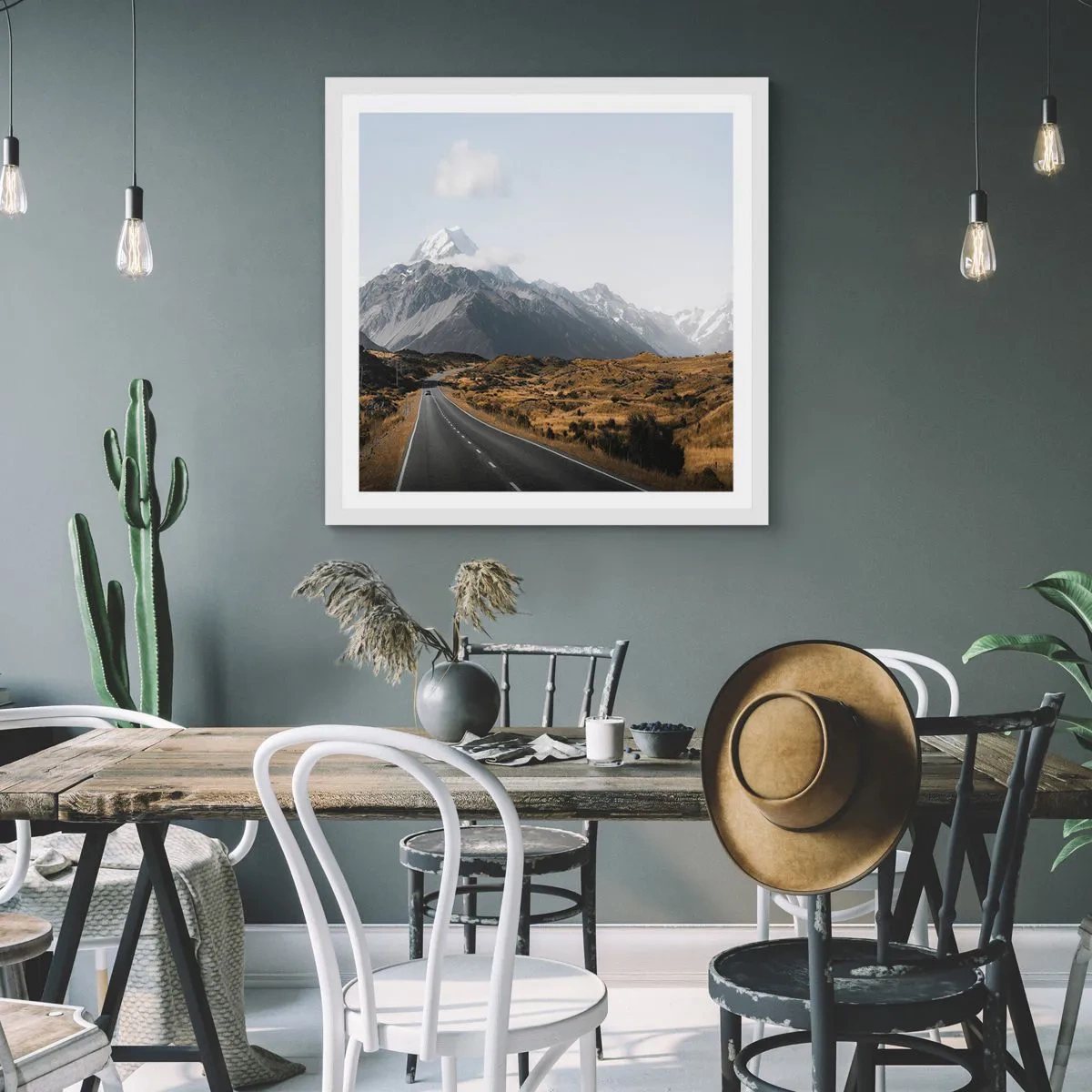 Poster in einem weißen Rahmen - Der Weg ins Herz der Berge - 50x50 cm