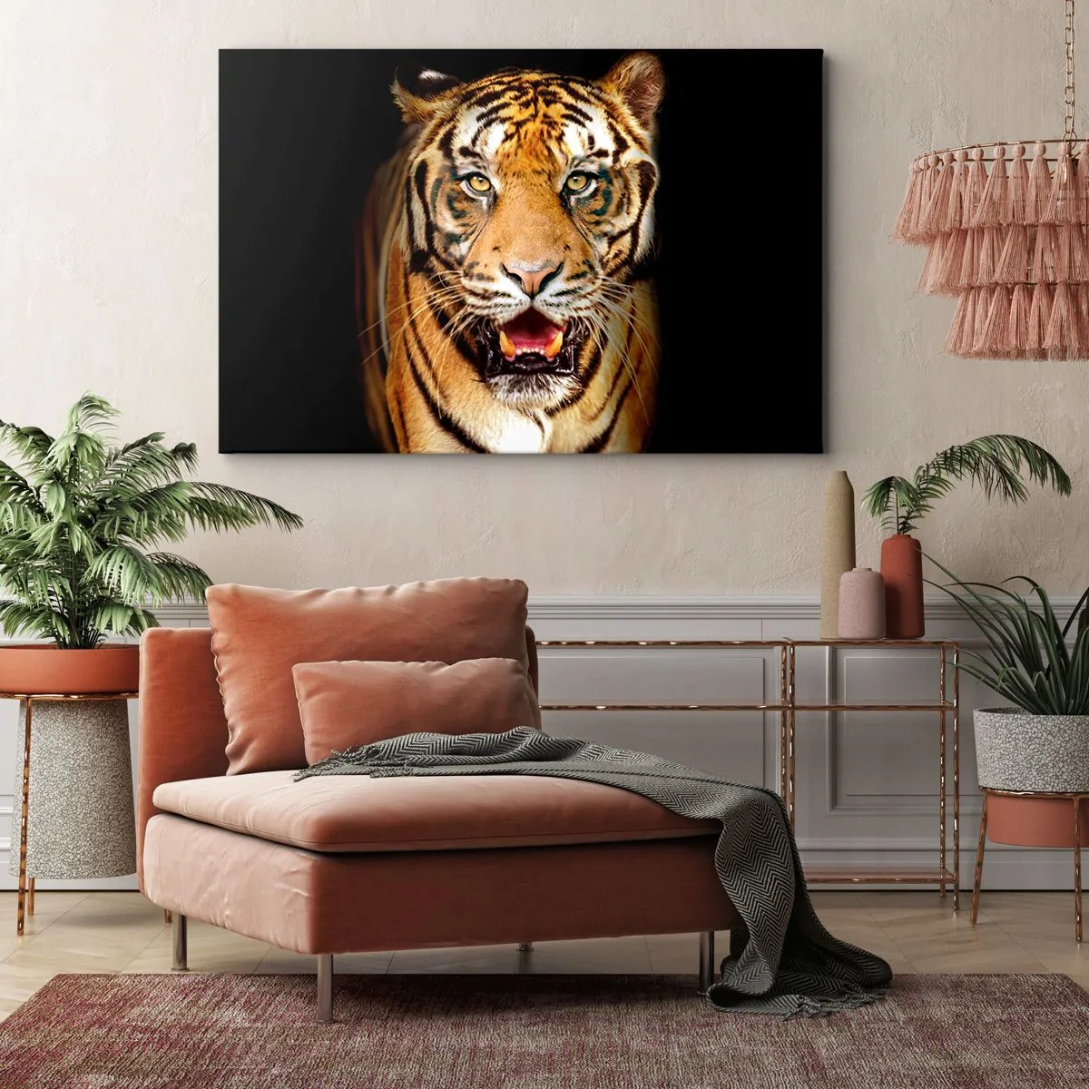 Bild auf Leinwand - Leinwandbild - Ein Tiger mit offenem Maul auf schwarzem Hintergrund - 120x80cm - Wild im Herzen - Moderne Wanddekoration für Wohnzimmer und Schlafzimmer ARTTOR