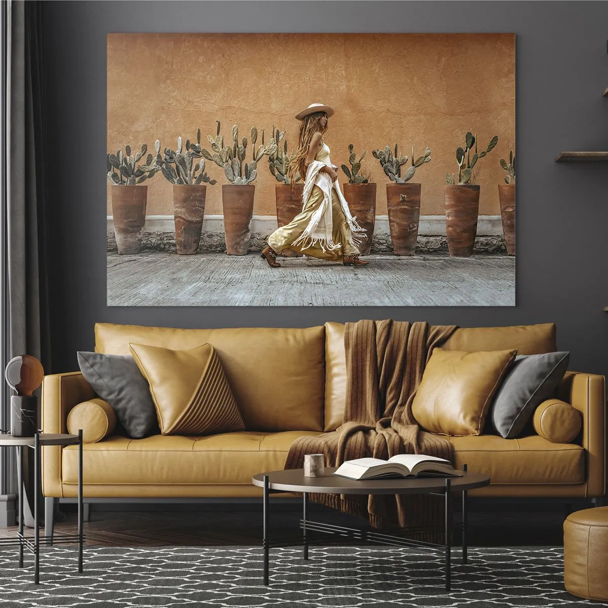 Glasbild - Bild auf glas - Eine Frau im Boho-Stil geht an Töpfen mit Kakteen vorbei. - 120x80cm - Hippie-Stil - Moderne Wanddekoration für Wohnzimmer und Schlafzimmer ARTTOR