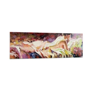 Glasbild - Bild auf glas - Eine Frau liegt auf einem Bett vor einem Hintergrund aus abstrakten Farben. - 160x50cm - Venus in Gedanken - Moderne Wanddekoration für Wohnzimmer und Schlafzimmer ARTTOR