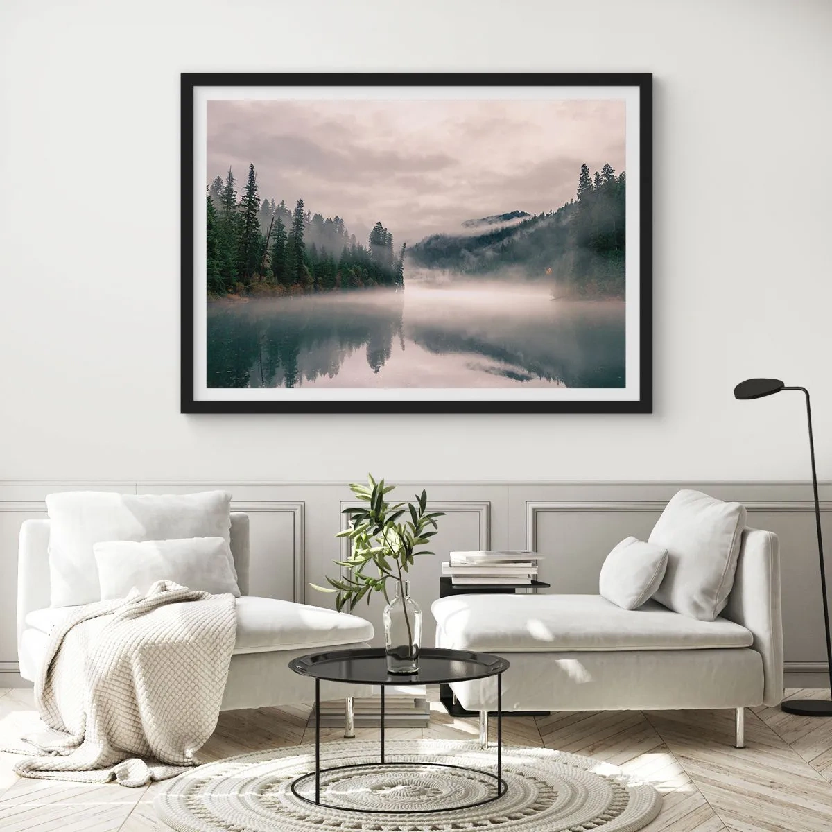 Poster in einem schwarzem Rahmen - In Reflexion, im Nebel - 91x61 cm