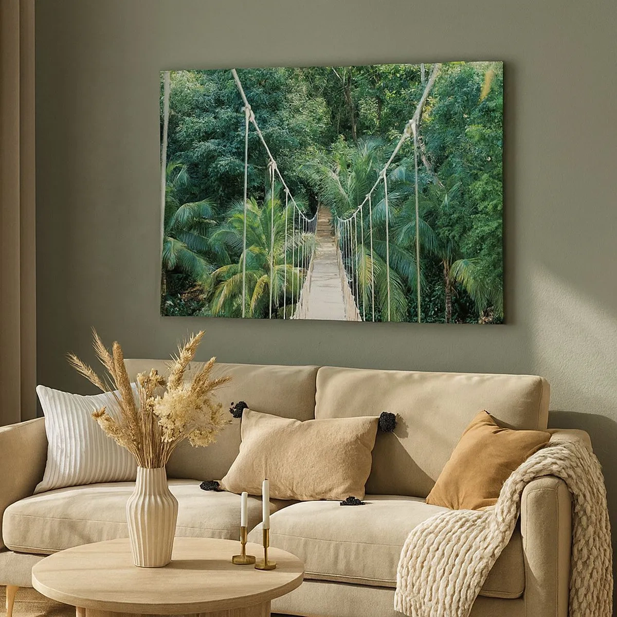 Bild auf Leinwand - Leinwandbild - Eine Hängebrücke in einem tropischen Dschungel voller Grün - 70x50cm - Willkommen im Dschungel! - Moderne Wanddekoration für Wohnzimmer und Schlafzimmer ARTTOR