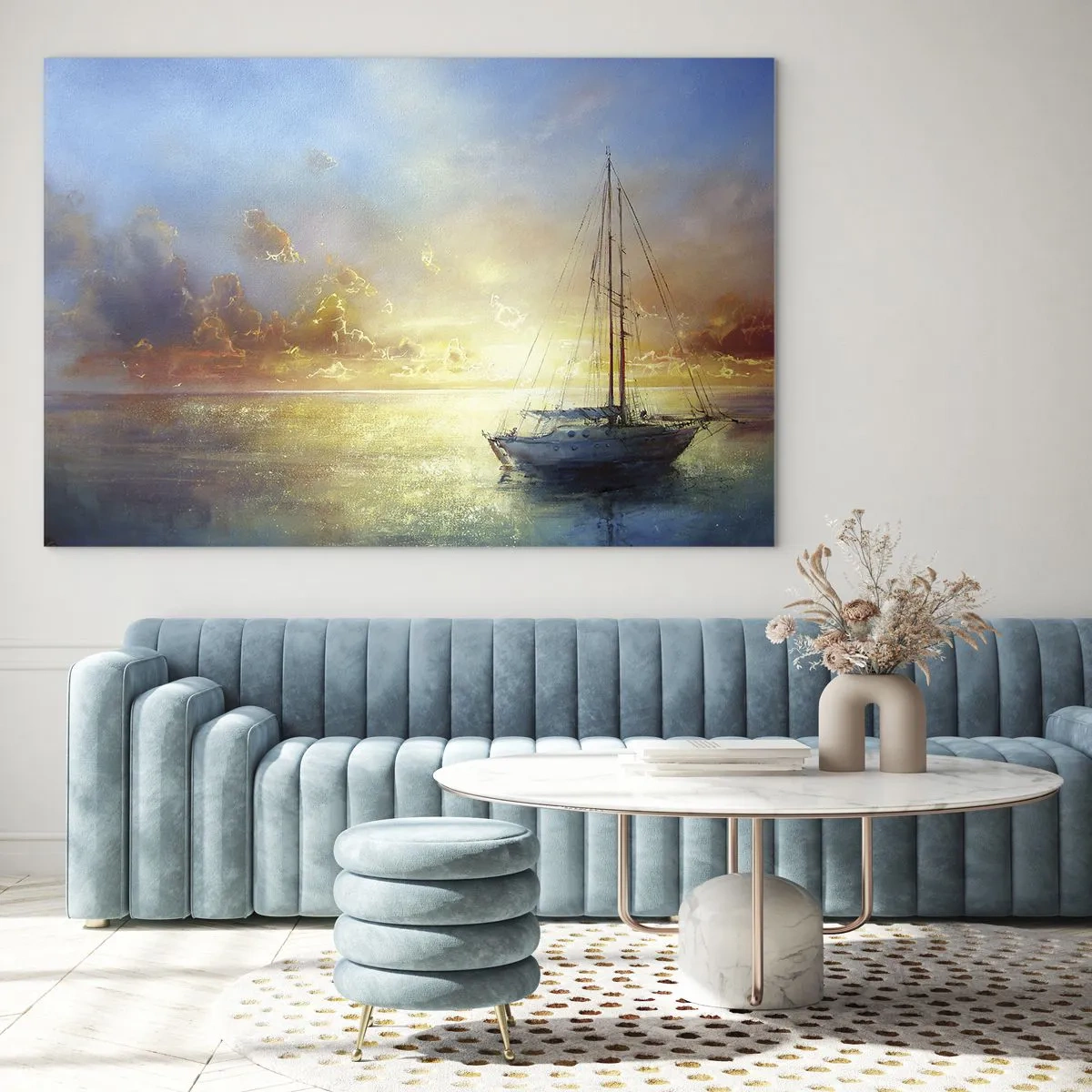 Glasbild - Bild auf glas - Ein Segelboot auf ruhiger See bei einem goldenen Sonnenuntergang - 120x80cm - In einer goldenen Bucht - Moderne Wanddekoration für Wohnzimmer und Schlafzimmer ARTTOR