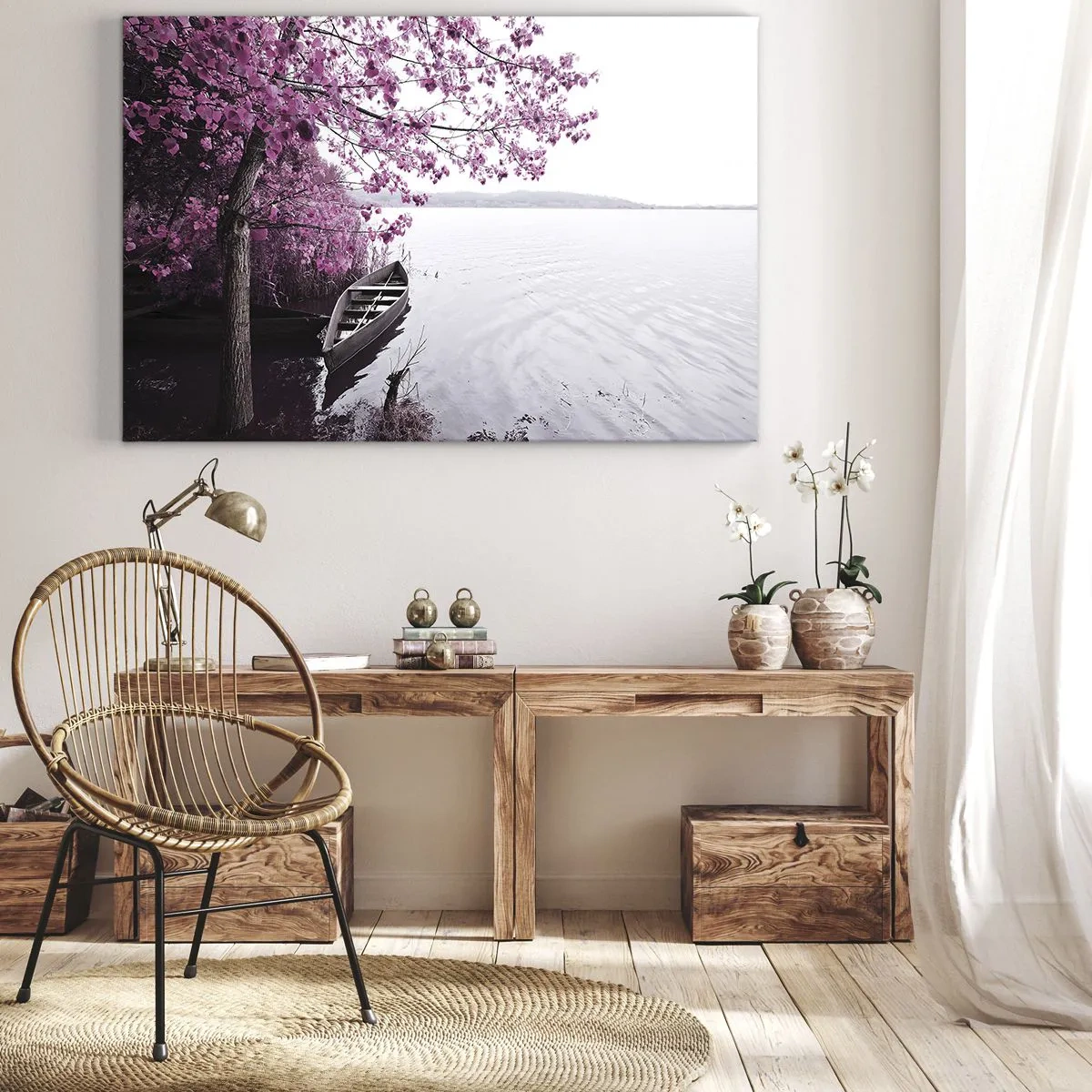 Bild auf Leinwand - Leinwandbild - Ein Boot am Ufer eines Sees zwischen rosa Bäumen - 120x80cm - In rosa Stille - Moderne Wanddekoration für Wohnzimmer und Schlafzimmer ARTTOR