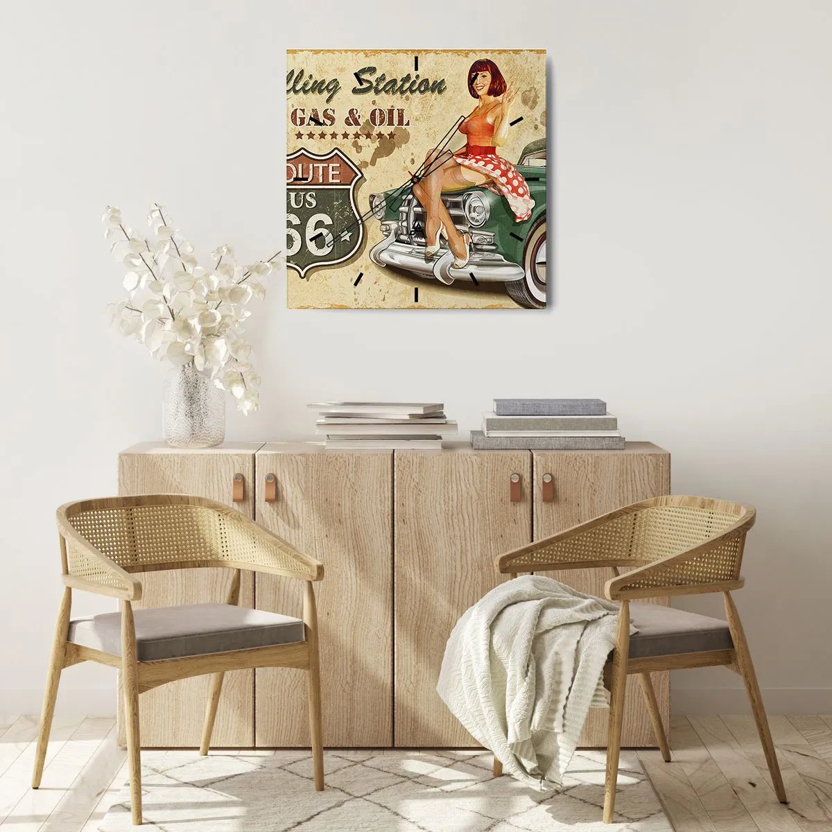 Wanduhr - Glasuhr - Retro-Route 66-Poster mit Pin-up-Girl und Auto - 30x30cm - Die großen Jahre der 40er. - Moderne Wanddekoration für Wohnzimmer und Schlafzimmer ARTTOR