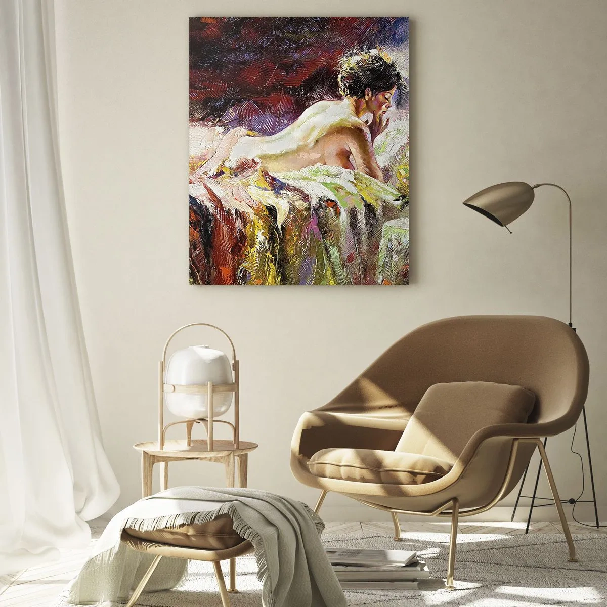Glasbild - Bild auf glas - Eine Frau liegt auf einem Bett vor einem Hintergrund aus abstrakten Farben. - 70x100cm - Venus in Gedanken - Moderne Wanddekoration für Wohnzimmer und Schlafzimmer ARTTOR