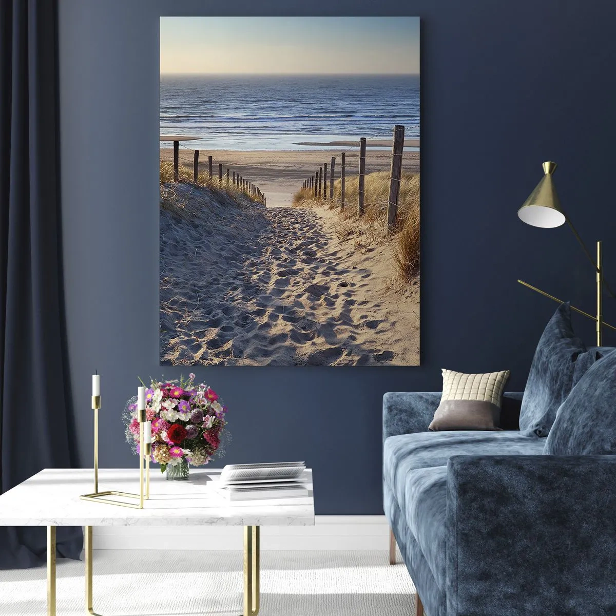 Glasbild - Bild auf glas - Ein Weg durch die Dünen, der zu einem Strand mit ruhigem Meer führt - 50x70cm - Das Rauschen des Meeres, der Gesang der Vögel, ein wilder Strand im Gras ... - Moderne Wanddekoration für Wohnzimmer und Schlafzimmer ARTTOR