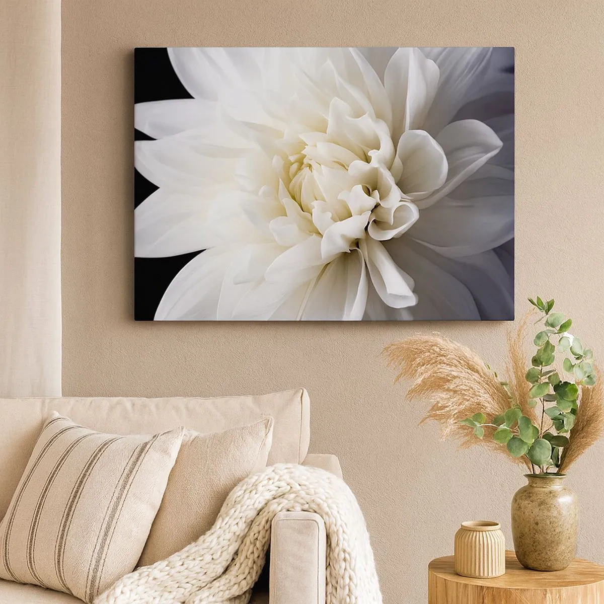 Bild auf Leinwand - Leinwandbild - Eine zarte weiße Blume auf schwarzem Hintergrund in einer eleganten Komposition - 70x50cm - Der Morgen der Braut - Moderne Wanddekoration für Wohnzimmer und Schlafzimmer ARTTOR