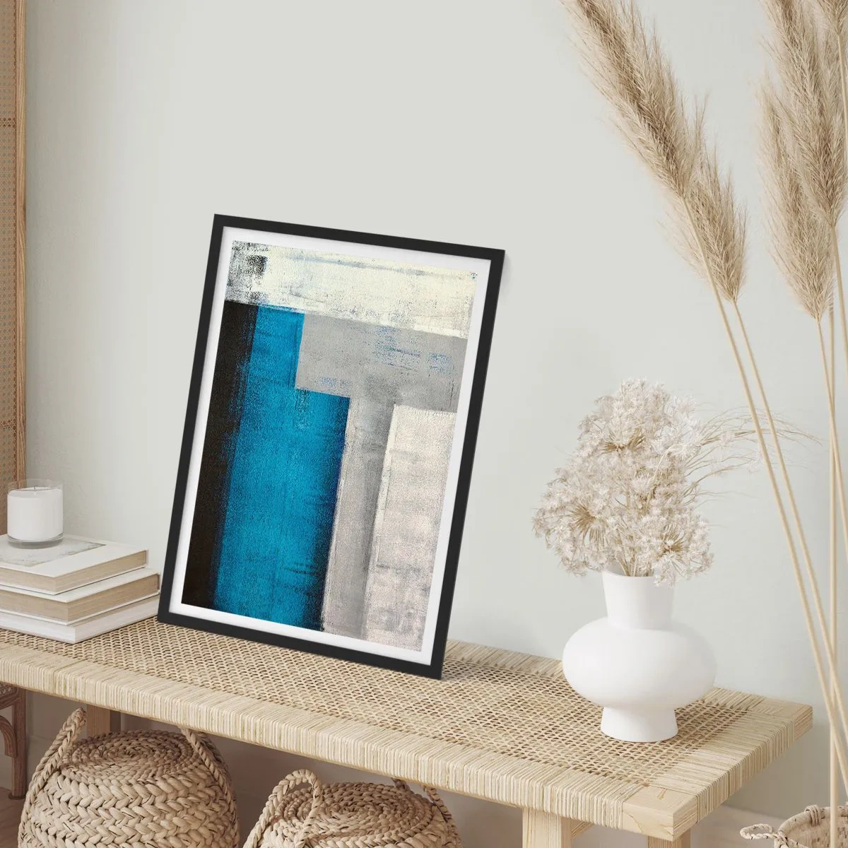 Poster in einem schwarzem Rahmen - Poetische Komposition aus Grau und Blau - 40x50 cm