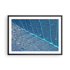 Poster in einem schwarzem Rahmen - Ein Blatt in Blautönen mit Wassertropfen - 70x50cm - Leben in Blau - Moderne Wanddekoration für Wohnzimmer und Schlafzimmer ARTTOR