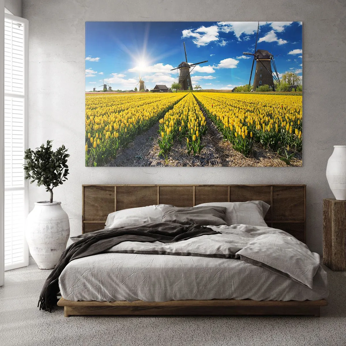 Glasbild - Bild auf glas - Ein Feld mit gelben Tulpen mit Windmühlen im Hintergrund an einem sonnigen Tag. - 120x80cm - Holländischer geht's nicht - Moderne Wanddekoration für Wohnzimmer und Schlafzimmer ARTTOR