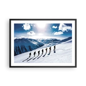 Poster in einem schwarzem Rahmen - Eine Gruppe von Bergsteigern wandert einen schneebedeckten Hang hinauf - 70x50cm - Das Team der Eroberer - Moderne Wanddekoration für Wohnzimmer und Schlafzimmer ARTTOR
