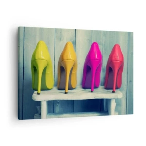 Bild auf Leinwand - Leinwandbild - Bunte High Heels vor einer Holzwand - 70x50cm - Spazierengehen auf dem Regenbogen - Moderne Wanddekoration für Wohnzimmer und Schlafzimmer ARTTOR