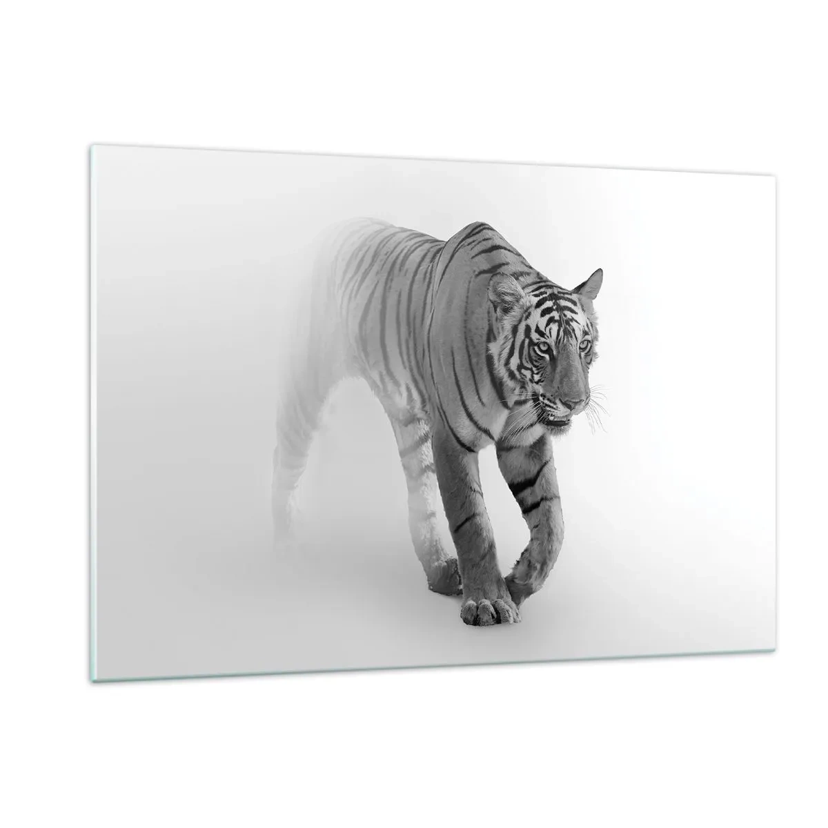 Glasbild - Bild auf glas - Ein Tiger schreitet durch den Nebel, mit subtiler Unschärfe im Hintergrund - 120x80cm - Im Nebel gelauert - Moderne Wanddekoration für Wohnzimmer und Schlafzimmer ARTTOR