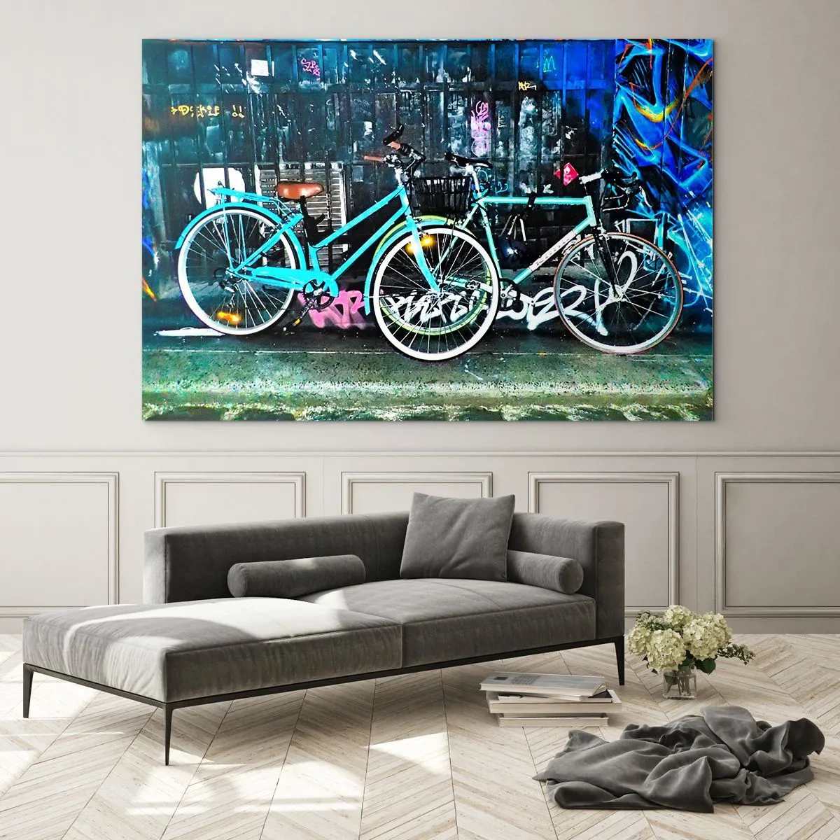 Glasbild - Bild auf glas - Ein Citybike vor Graffiti- und Neon-Atmosphäre - 120x80cm - Die Stadt ruft - Moderne Wanddekoration für Wohnzimmer und Schlafzimmer ARTTOR