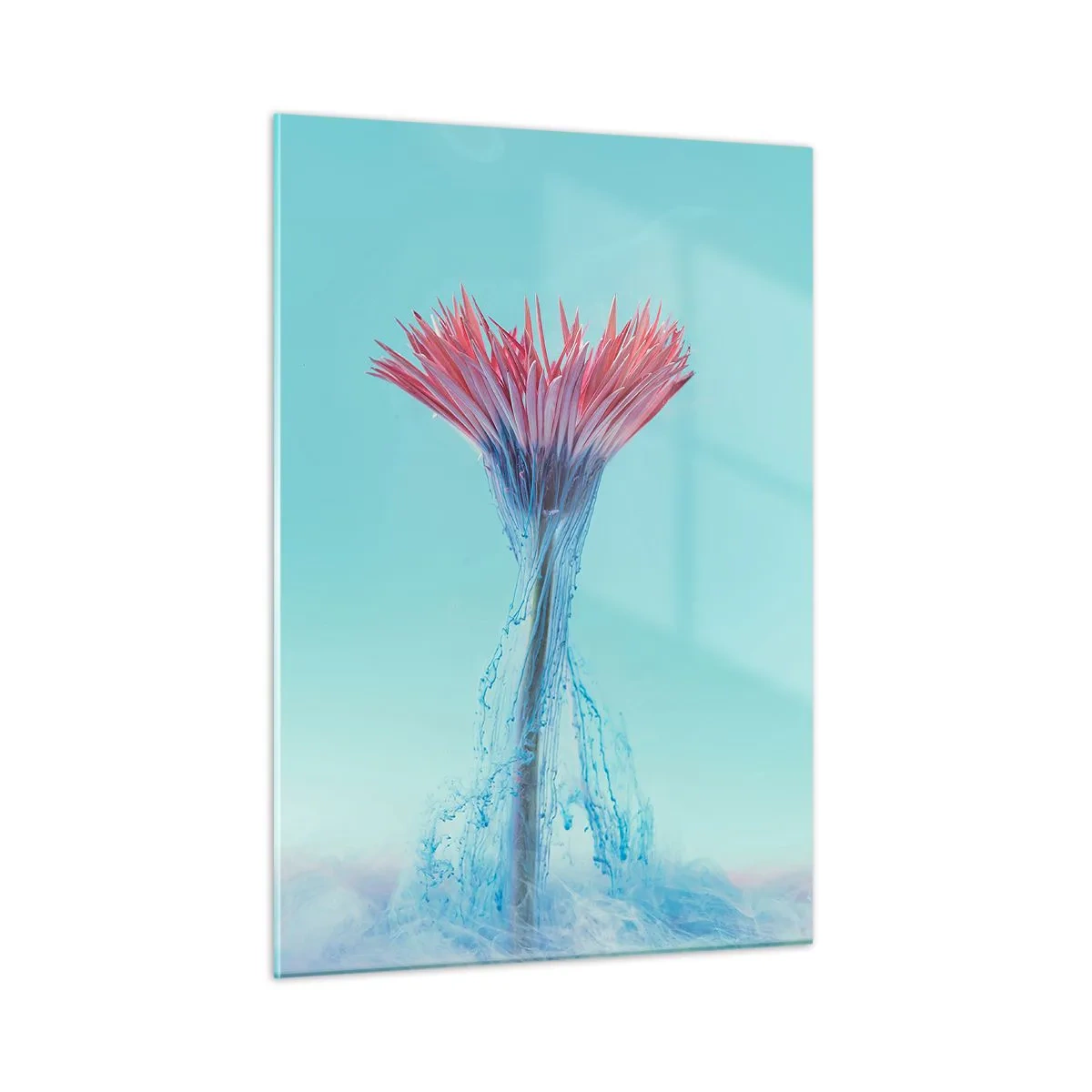 Glasbild - Bild auf glas - Eine phantasievolle Blume, eingetaucht in einen blauen und rosa Dunst - 50x70cm - In einer belebenden Umarmung - Moderne Wanddekoration für Wohnzimmer und Schlafzimmer ARTTOR