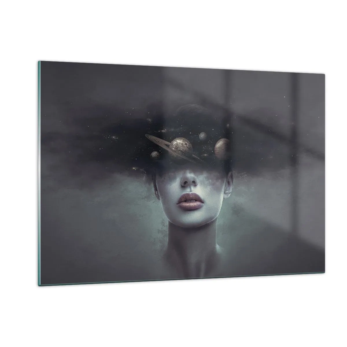 Glasbild - Bild auf glas - Eine Frau mit Planeten als Kopf in einer surrealen Komposition - 120x80cm - Und die Planeten spielen verrückt ... - Moderne Wanddekoration für Wohnzimmer und Schlafzimmer ARTTOR