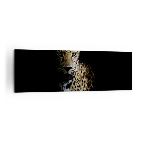 Bild auf Leinwand - Leinwandbild - Ein Leopard auf dunklem Hintergrund mit intensivem Blick - 160x50cm - Dunkle Schönheit - Moderne Wanddekoration für Wohnzimmer und Schlafzimmer ARTTOR