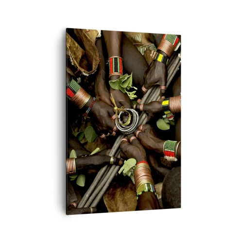 Bild auf Leinwand - Leinwandbild - Traditionelle Handarmbänder in einer Gruppe von Händen - 70x100cm - Wir sind zusammen - Moderne Wanddekoration für Wohnzimmer und Schlafzimmer ARTTOR