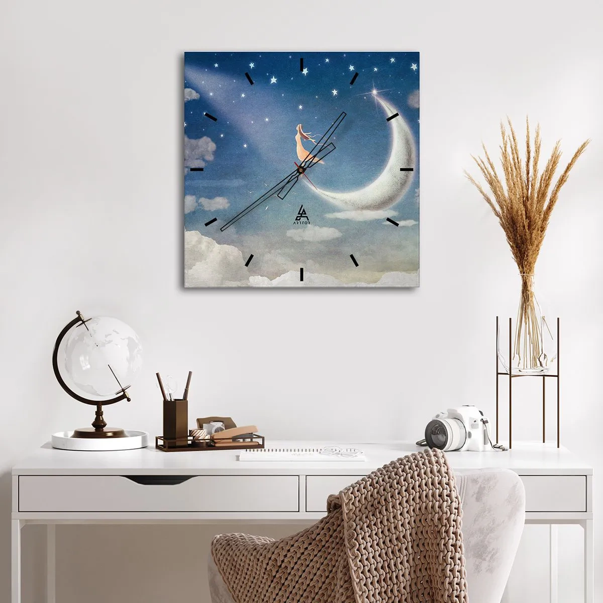 Wanduhr - Glasuhr - Eine Frau im Mond, umgeben von Sternen und Wolken - 30x30cm - Blauer Freier - Moderne Wanddekoration für Wohnzimmer und Schlafzimmer ARTTOR