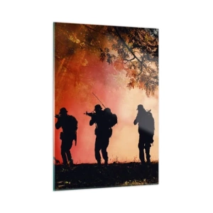Glasbild - Bild auf glas - Eine Gruppe Soldaten marschiert vor der Kulisse eines brennenden Waldes. - 50x70cm - … Alle für einen. - Moderne Wanddekoration für Wohnzimmer und Schlafzimmer ARTTOR