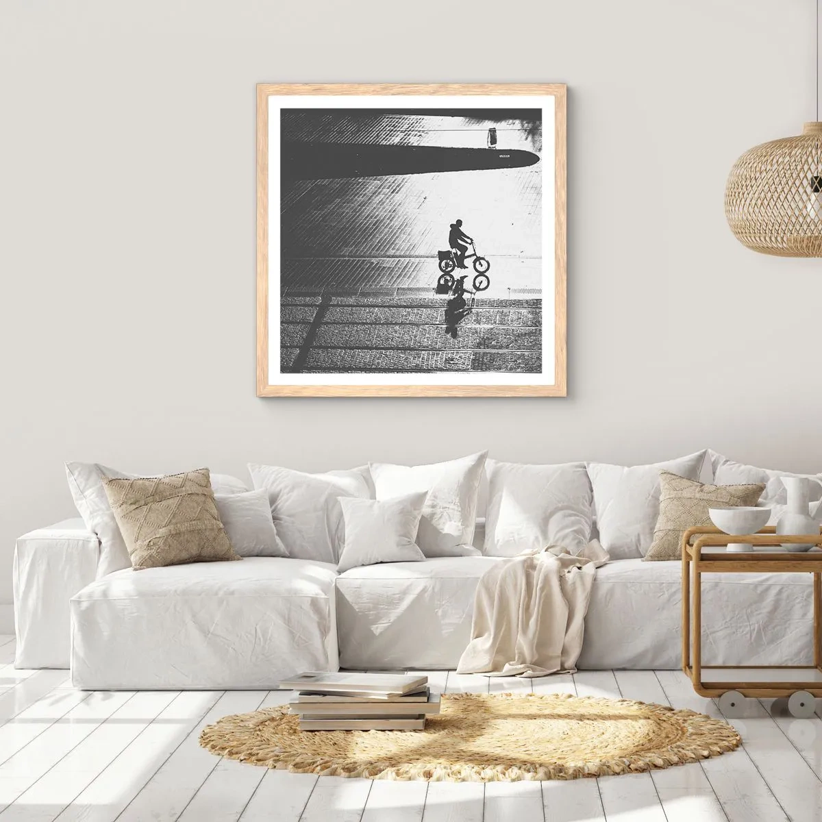 Poster in einem Rahmen aus heller Eiche - Vor sich hin durch die Stadt - 30x30 cm