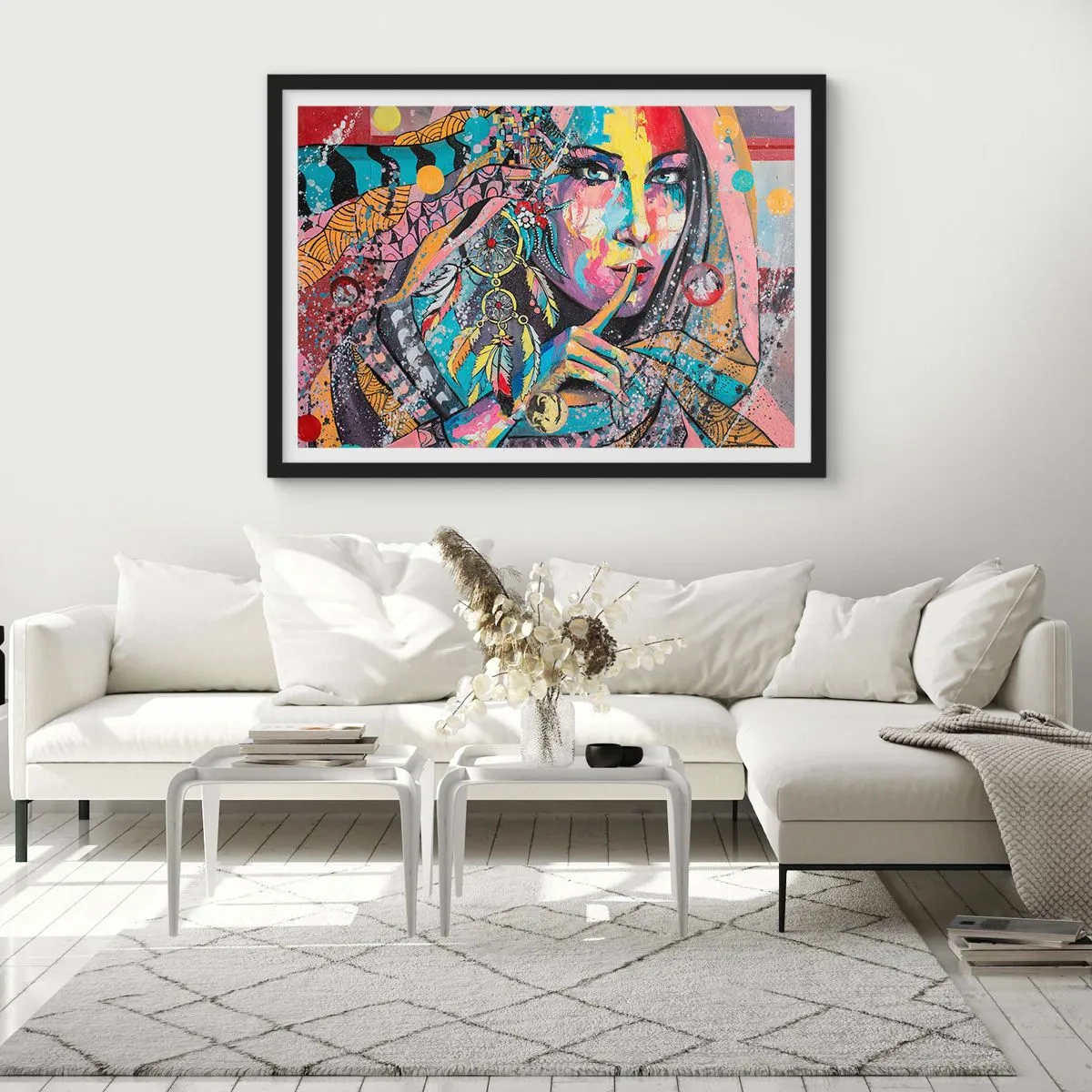 Poster in einem schwarzem Rahmen - Buntes weibliches Gesicht im künstlerischen Stil - 100x70cm - Sei still, bis du verstehst - Moderne Wanddekoration für Wohnzimmer und Schlafzimmer ARTTOR