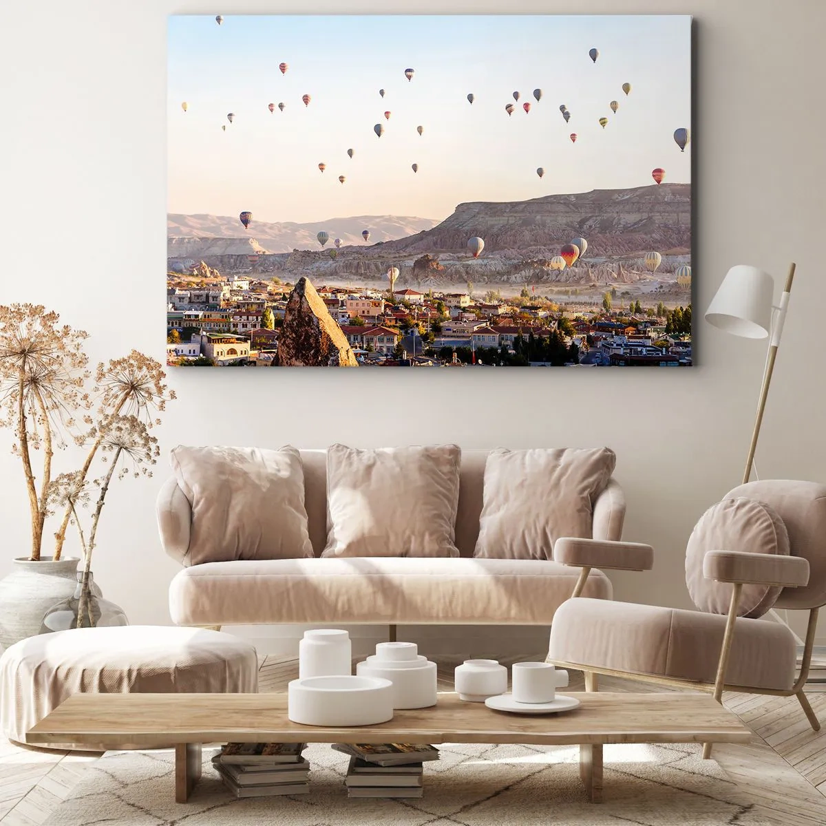 Bild auf Leinwand - Leinwandbild - Kappadokien mit Ballons vor der Kulisse malerischer Hügel - 70x50cm - Wie Schiffe am Himmel - Moderne Wanddekoration für Wohnzimmer und Schlafzimmer ARTTOR