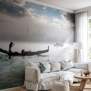 Fototapete Premium Canvas - An einem nebligen Morgen gleitet eine Gondel über die Gewässer Venedigs und bietet einen Blick auf die Stadt. - 100x70cm - Eine fabelhafte Stadt aus Wasser und Nebel - Moderne Wanddekoration für Wohnzimmer und Schlafzimmer ARTT