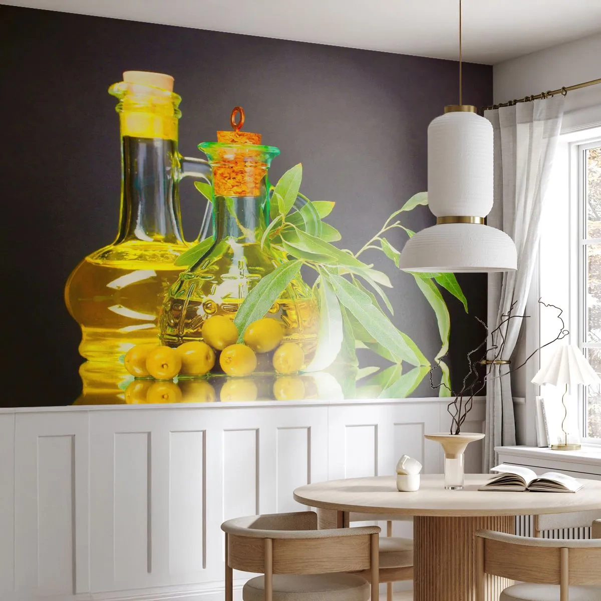 Fototapete Premium Sand - Flaschen Olivenöl mit Zweigen und grünen Oliven - 100x70cm - Stillleben mit Oliven und Olivenöl - Moderne Wanddekoration für Wohnzimmer und Schlafzimmer ARTTOR