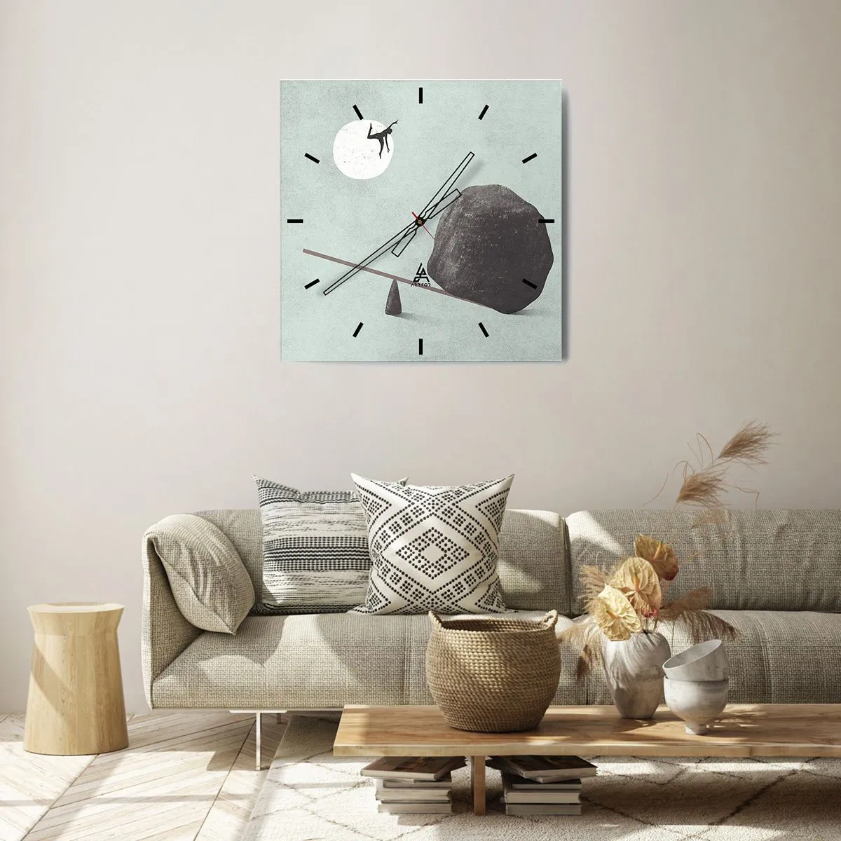 Wanduhr - Glasuhr - Eine symbolische Szene mit einer Figur und einem Gleichgewicht vor einem hellen Himmel. - 30x30cm - Erfüllte Träume - Moderne Wanddekoration für Wohnzimmer und Schlafzimmer ARTTOR