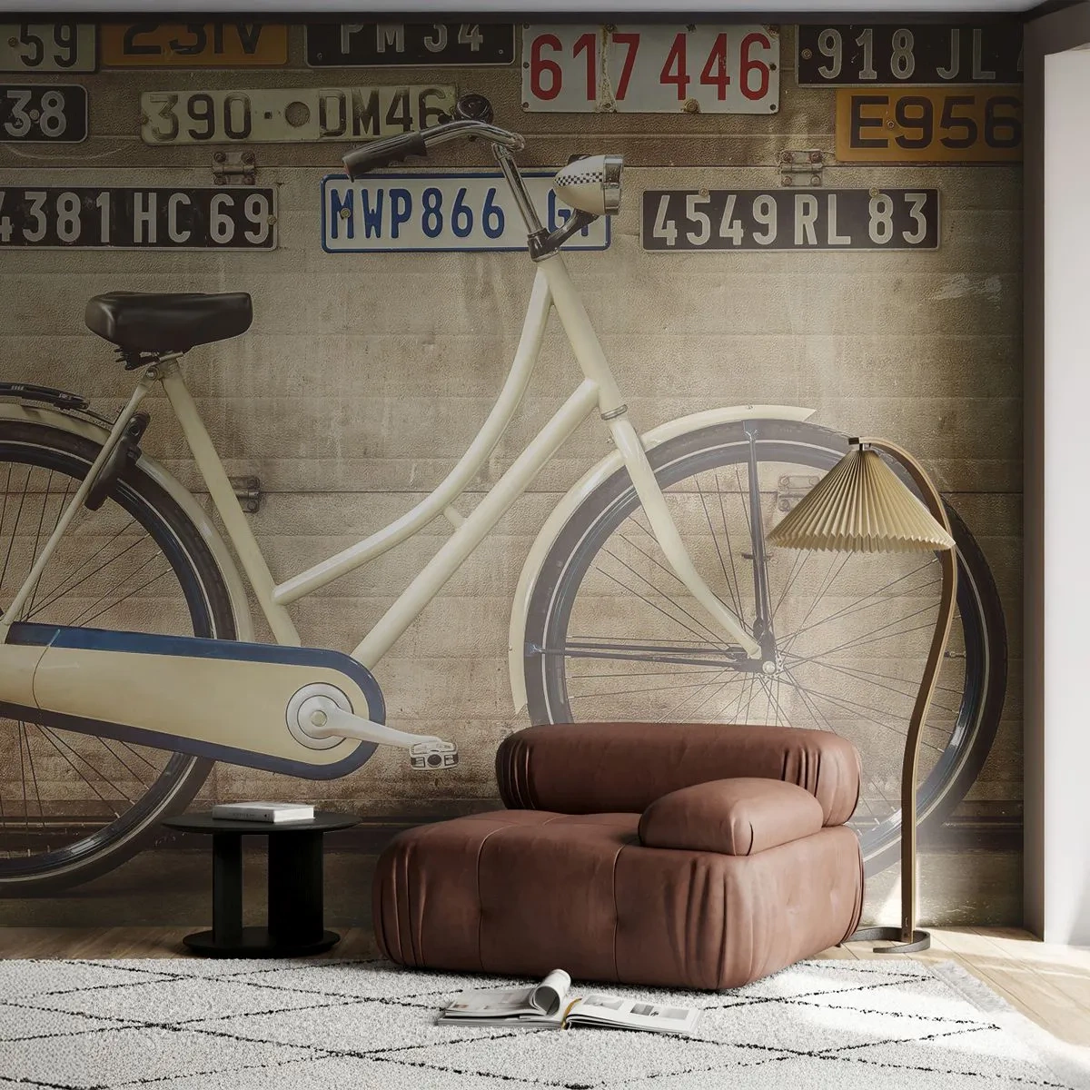 Fototapete Premium Sand - Retro-Fahrrad an einer Wand mit Nummernschildern - 100x70cm - Keine Komplexe - Moderne Wanddekoration für Wohnzimmer und Schlafzimmer ARTTOR