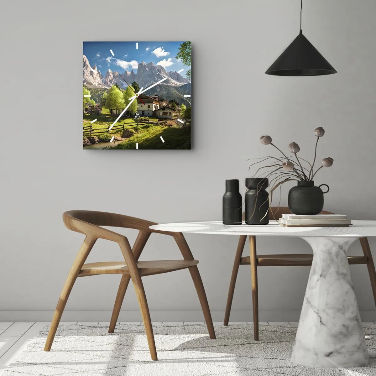 Wanduhr - Glasuhr - Ein Bergdorf mit Häusern und Blick auf die Alpen - 30x30cm - Alpenidylle - Moderne Wanddekoration für Wohnzimmer und Schlafzimmer ARTTOR