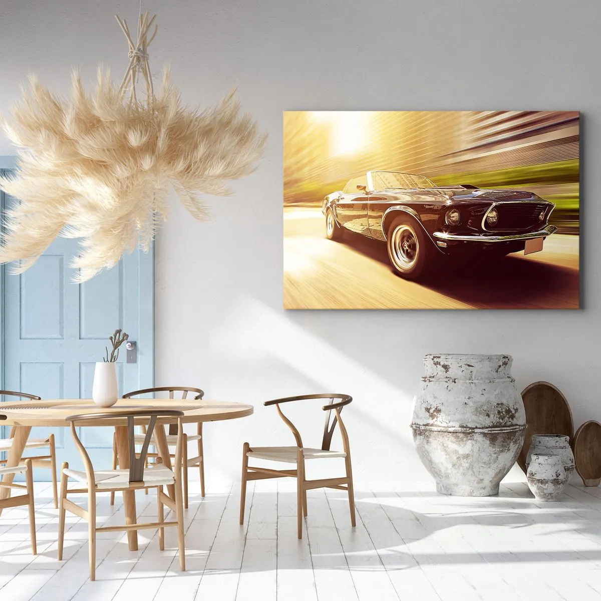 Bild auf Leinwand - Leinwandbild - Ein Oldtimer in Bewegung vor urbaner Kulisse - 70x50cm - 1967 - die Legende kehrt zurück - Moderne Wanddekoration für Wohnzimmer und Schlafzimmer ARTTOR
