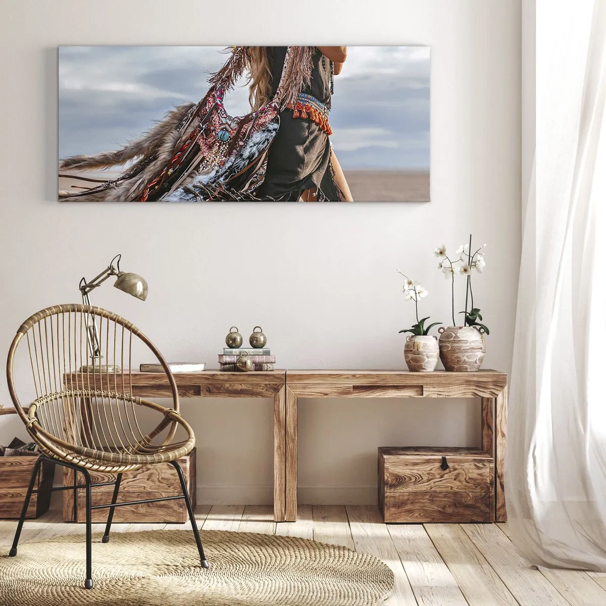 Bild auf Leinwand - Leinwandbild - Eine Frau im Boho-Stil mit Feder- und Schmuckdetails - 120x50cm - Das Mädchen des Schamanen - Moderne Wanddekoration für Wohnzimmer und Schlafzimmer ARTTOR