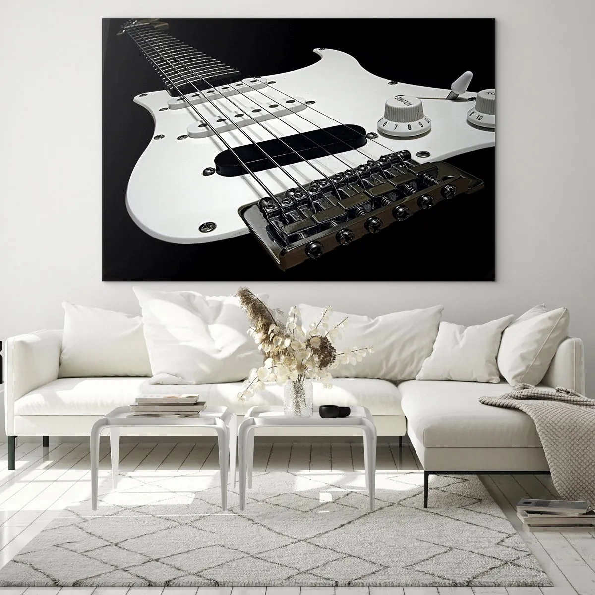 Glasbild - Bild auf glas - Nahaufnahme einer weißen E-Gitarre vor dunklem Hintergrund - 120x80cm - In Weiß versteckter Ton - Moderne Wanddekoration für Wohnzimmer und Schlafzimmer ARTTOR