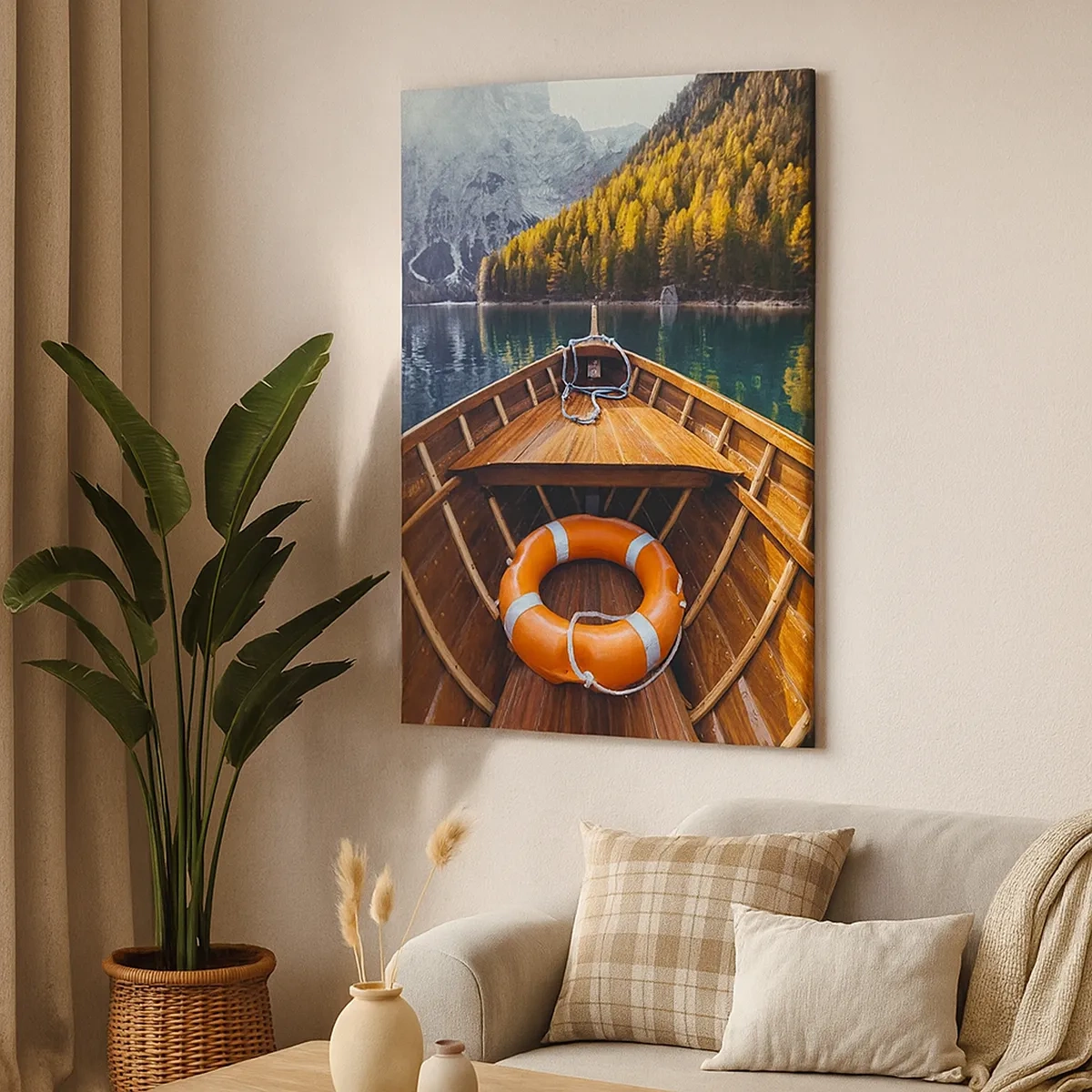Bild auf Leinwand - Leinwandbild - Ein Holzboot auf einem von Wald umgebenen Bergsee - 50x70cm - Bergreise - Moderne Wanddekoration für Wohnzimmer und Schlafzimmer ARTTOR
