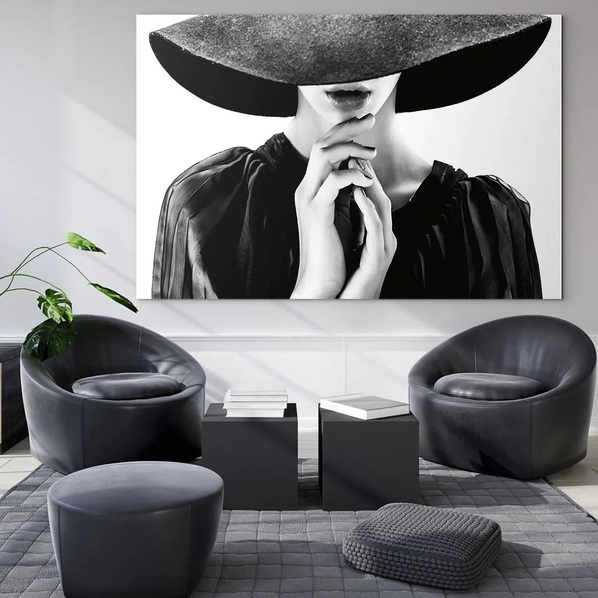 Glasbild - Bild auf glas - Stilvolle Frau in Schwarz mit einem Hut, der ihr Gesicht bedeckt - 70x50cm - Versteckte Schönheit - Moderne Wanddekoration für Wohnzimmer und Schlafzimmer ARTTOR