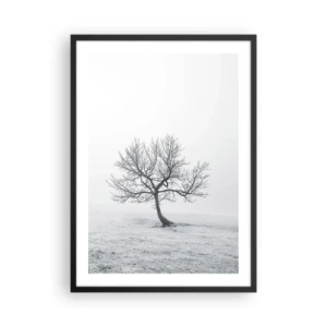Poster in einem schwarzem Rahmen - Eine minimalistische Landschaft mit einem einsamen Baum in einer Winterkulisse. - 50x70cm - Gegen das Nichts - Moderne Wanddekoration für Wohnzimmer und Schlafzimmer ARTTOR