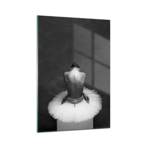 Glasbild - Bild auf glas - Eine sitzende Ballerina in einem Tüllrock vor einem Schatten - 50x70cm - Es blüht gerade - Moderne Wanddekoration für Wohnzimmer und Schlafzimmer ARTTOR