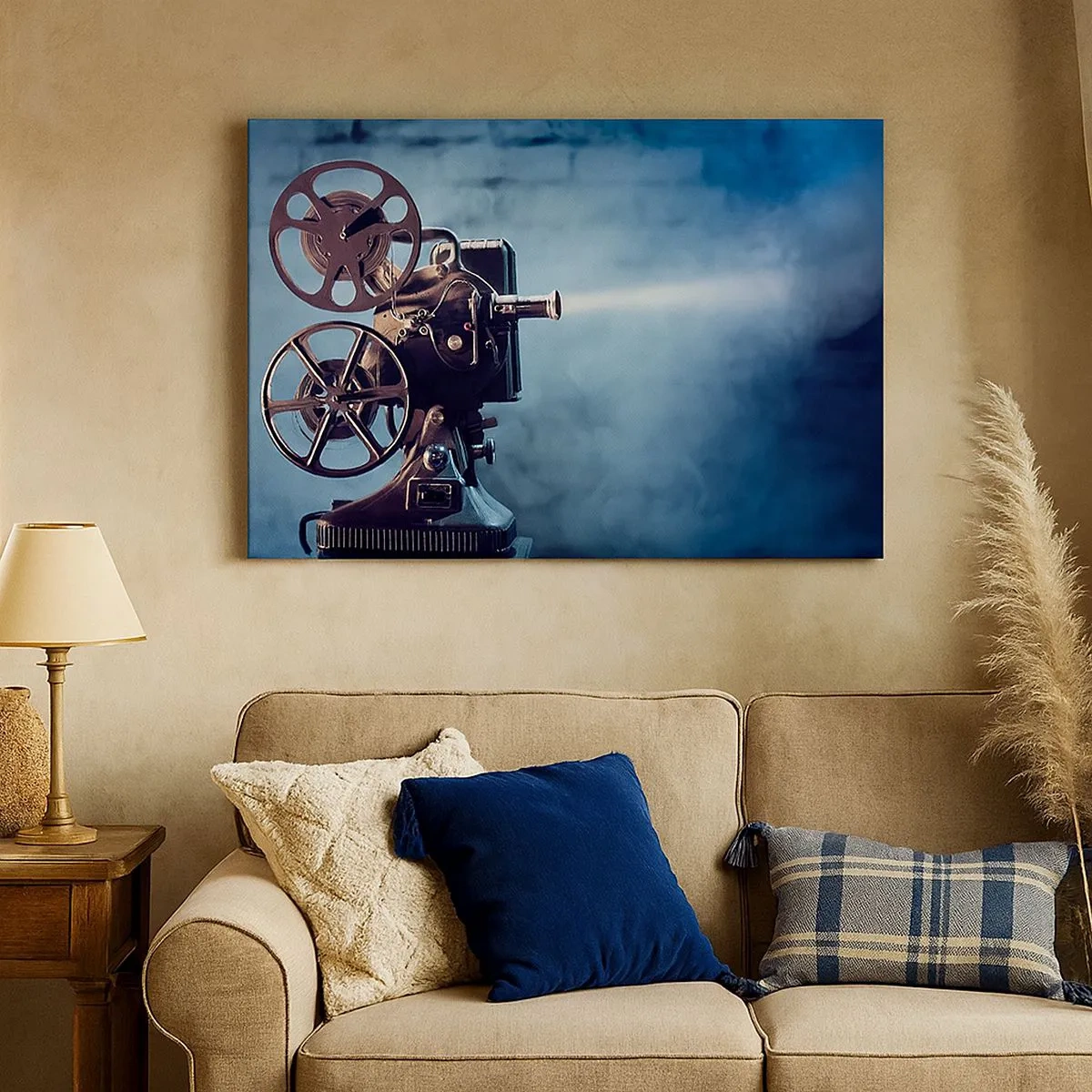 Bild auf Leinwand - Leinwandbild - Ein alter Filmprojektor wirft Licht vor einen blauen Hintergrund - 70x50cm - Im alten Kino - Moderne Wanddekoration für Wohnzimmer und Schlafzimmer ARTTOR