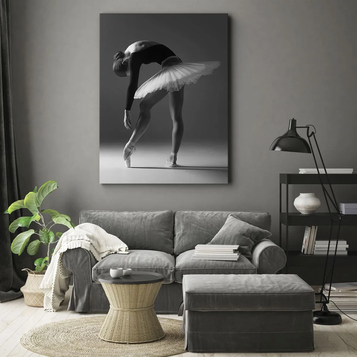 Bild auf Leinwand - Leinwandbild - Eine Ballerina in eleganter Pose vor schwarz-weißem Hintergrund - 70x100cm - Bella Ballerina - Moderne Wanddekoration für Wohnzimmer und Schlafzimmer ARTTOR